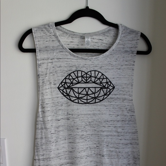 Muscle tank - Picture 2 of 2